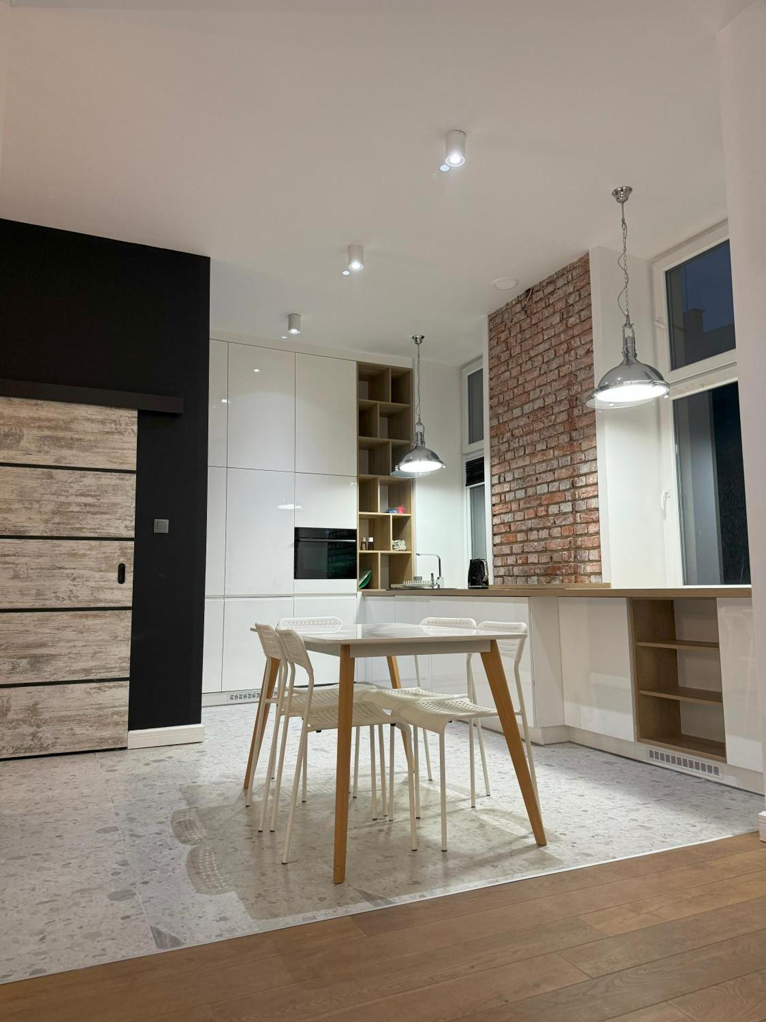 Loft Apartment *